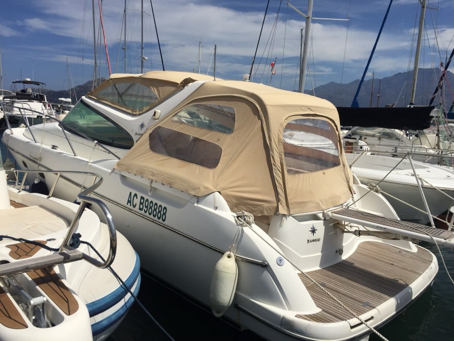 slider 0 Jeanneau Prestige 34